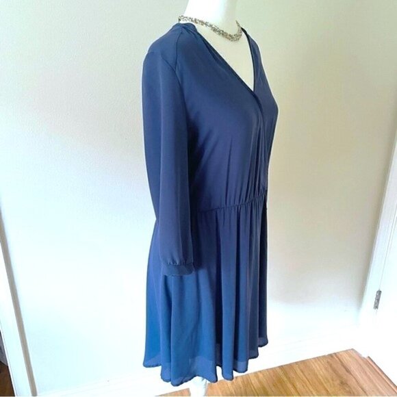 ✨ LUSH Women's Soft Blue Wrap Dress – Size M ✨ - Picture 3 of 11